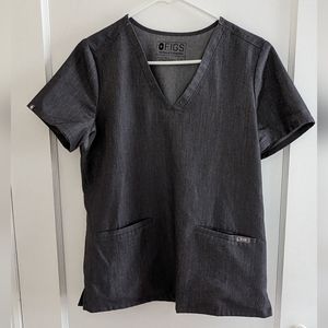 Figs Three-pocket top
